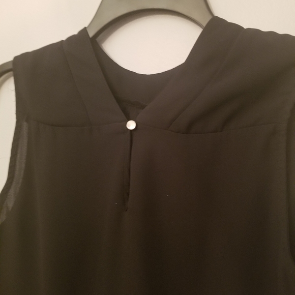 Lovely summer sleeveless top - Picture 3 of 3